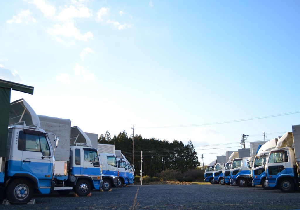 三重県 亀山市 運送会社 運送事業 トラック 倉庫事業 梱包事業 配送 ジム 長距離 ドライバー 運転手